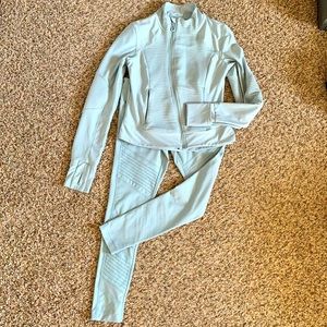 Mondetta performance gear MPG active wear capri and sweater set